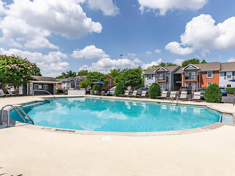 Shadowbluff Apartments — Photo 10