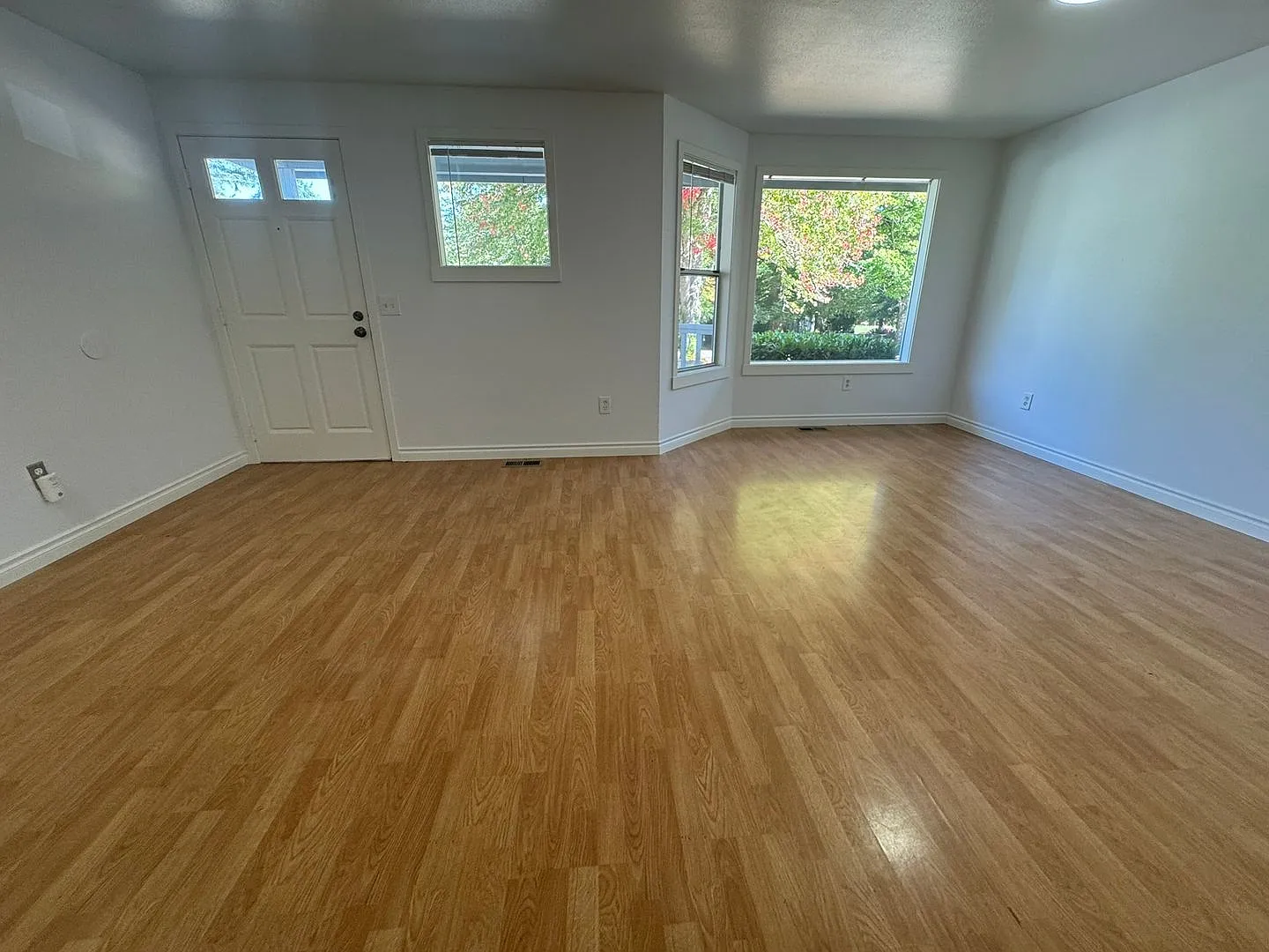 3Bd/1.5Ba Sammamish Townhome — Photo 3