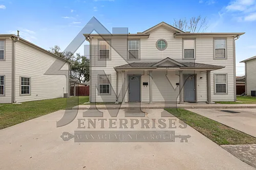 815 Cravens St Photo 1