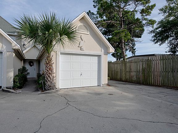 3rd image of 235 Pelican Pl Unit 1-21