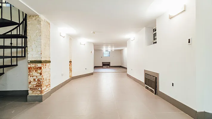 Rented by Nooklyn NYC LLC | media 25