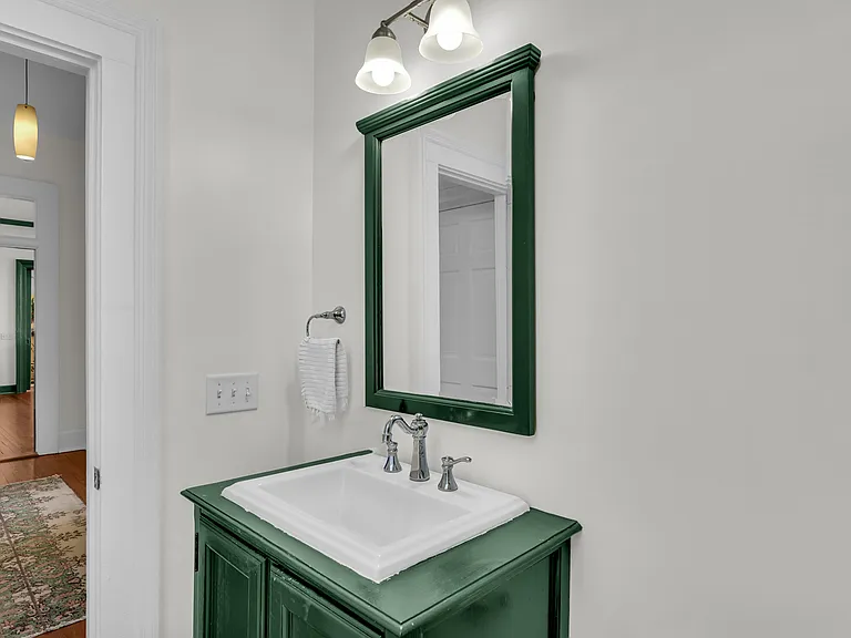 216 W Park Ave #C — Photo 29