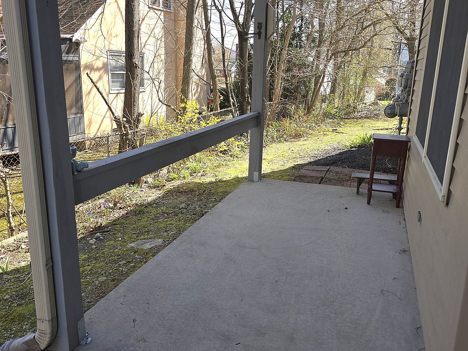 Side patio