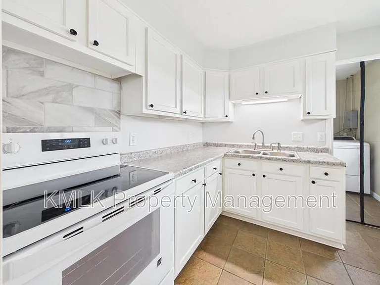 3434 Lawndale Dr — Photo 11