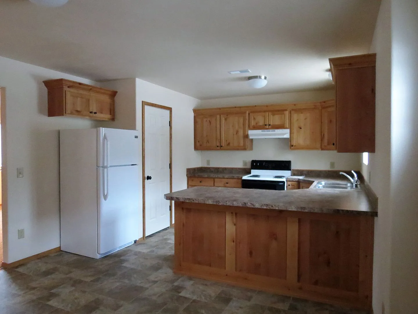 r813 — Photo 3