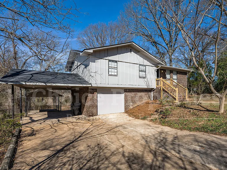 944 Cagle Rd — Photo 2