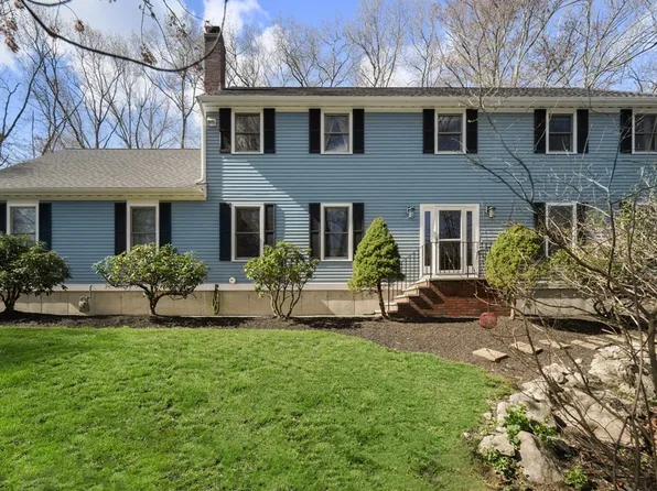 317 Blue Hill Dr, Westwood, MA 02090