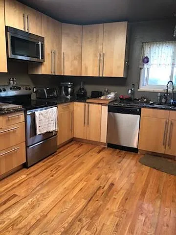 1558 Greenbriar Blvd — Photo 2