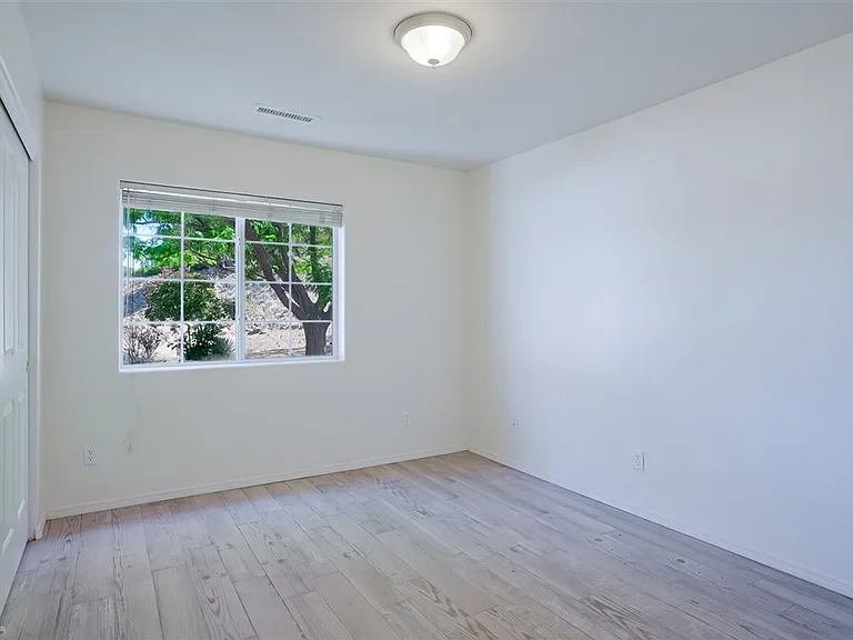 379 Badger Ct — Photo 22
