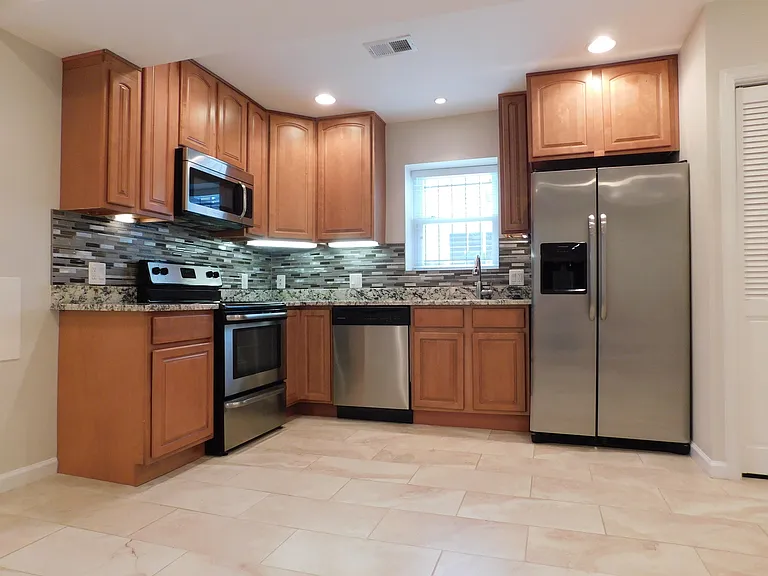 308 Webster St NW #2 — Photo 15