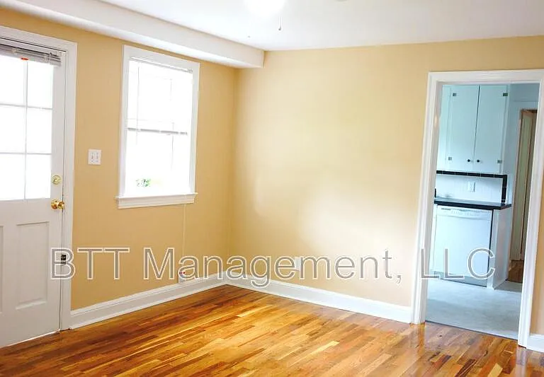 8210 Greenwood Ave #1 — Photo 8