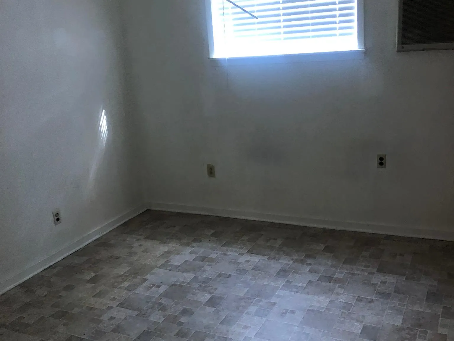 4 bed, 1533 sqft, $1,100 — Photo 3