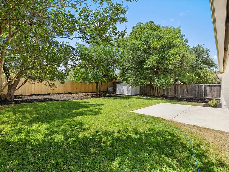1111 Spearson Ln — Photo 33