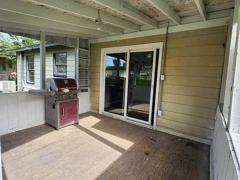 9711 Aguila St — Photo 19