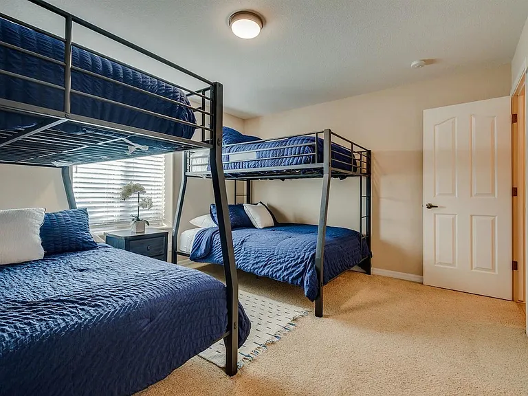1820 Cabana Dr — Photo 12