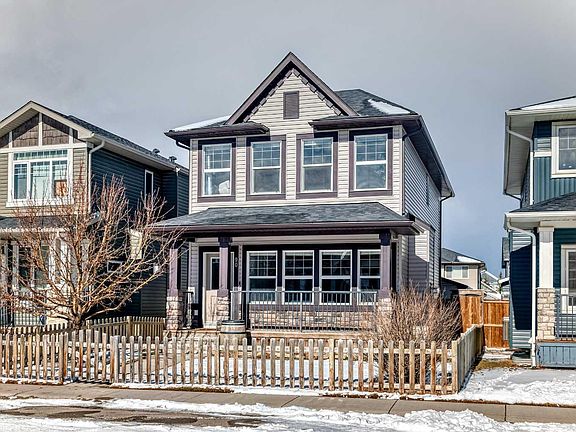 2nd image of 90 Evanspark Rd NW