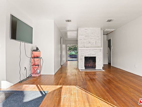 5th image of 2278 Fink St