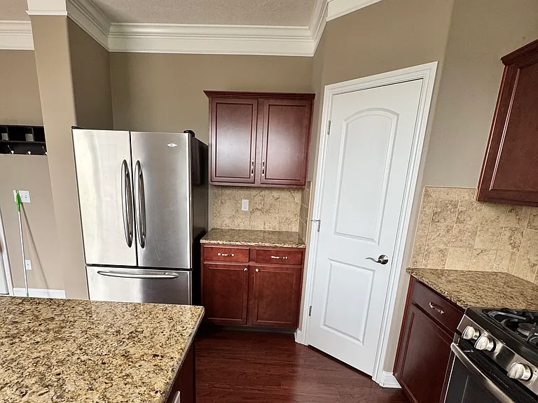 6025 Carrbridge Dr — Photo 8