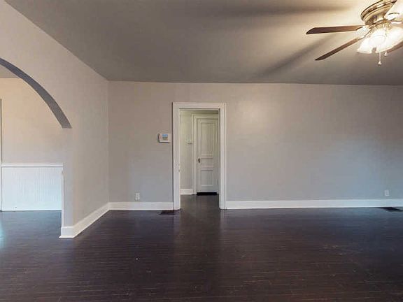 2nd image of 415 Dupont Ave
