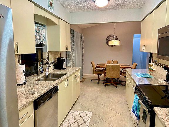 5th image of 2714 Wisteria Pl