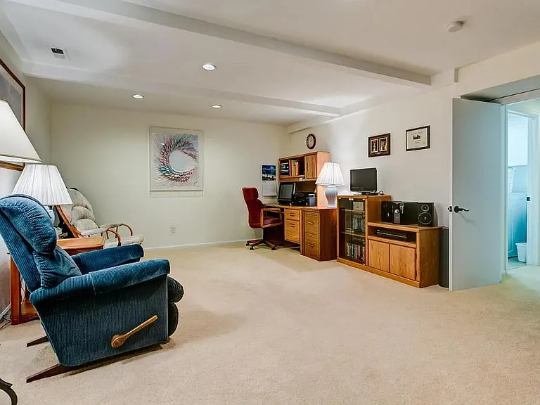 1535 Bradley Dr — Photo 21
