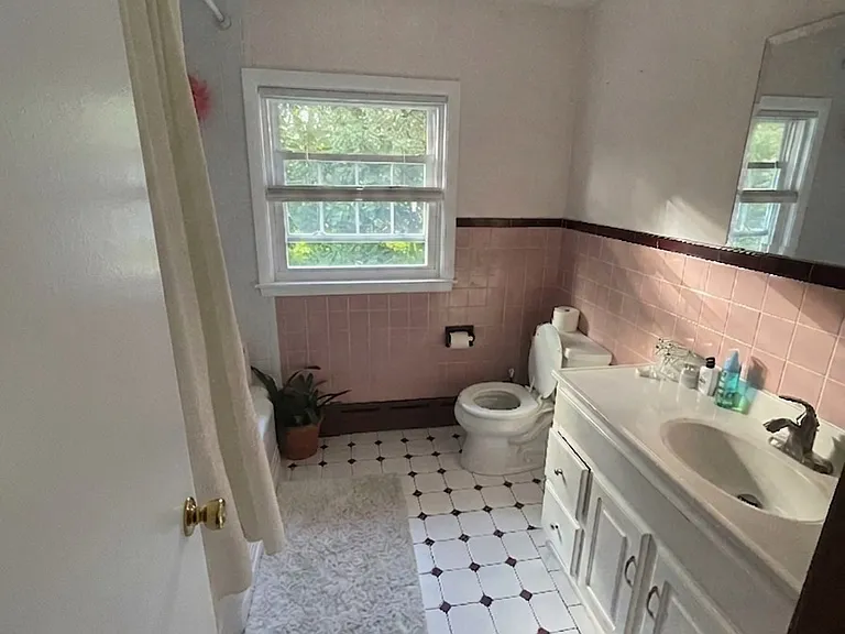 2nd floor bath.