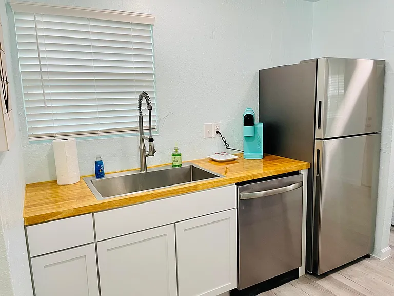 105 NE Railroad Ave #1 — Photo 1