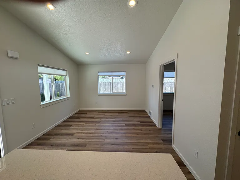 408 S 3rd St — Photo 6