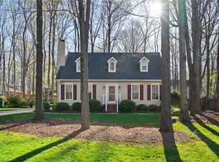 1333 Robin Hood Forest Dr, Pfafftown, NC 27040