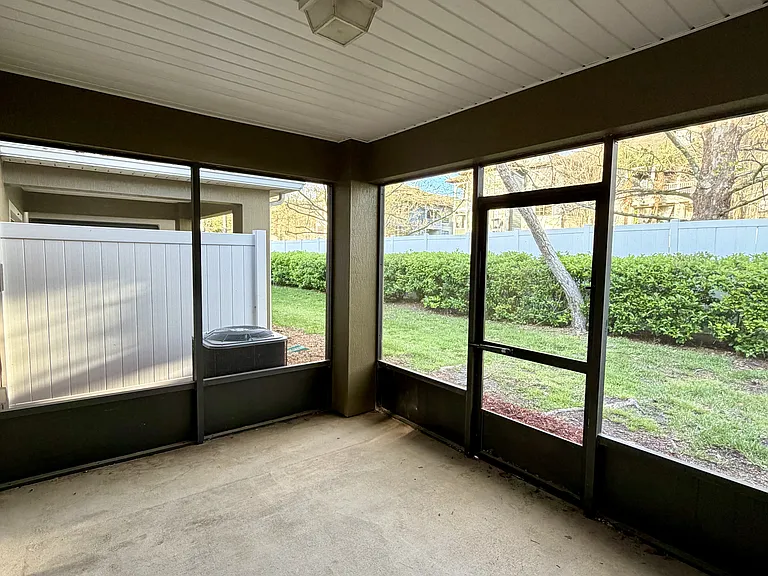 13305 Solar Dr — Photo 23