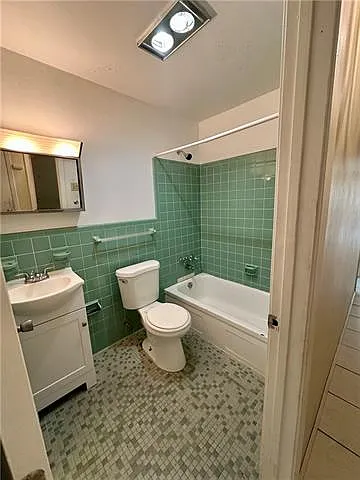 677 Fairlawn Dr — Photo 11