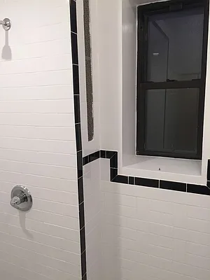 Rented by Metroline Realty | media 71