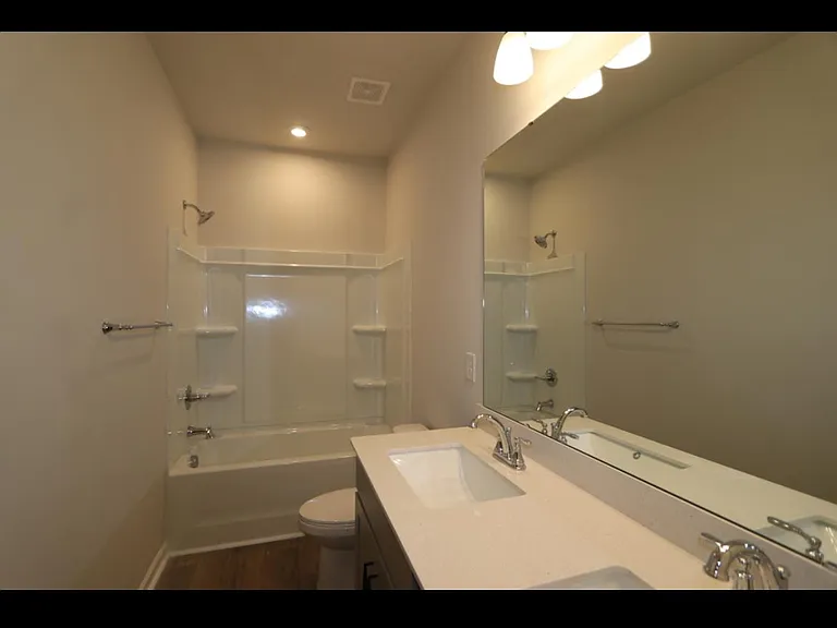 5822 Strathmore Ct — Photo 7