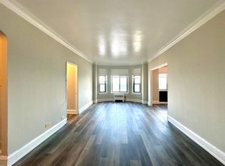 1033 W Loyola Ave #904, Chicago, IL 60626
