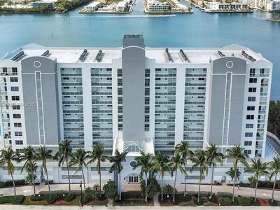 17050 N Bay Rd APT 401, Sunny Isles Beach, FL, 33160