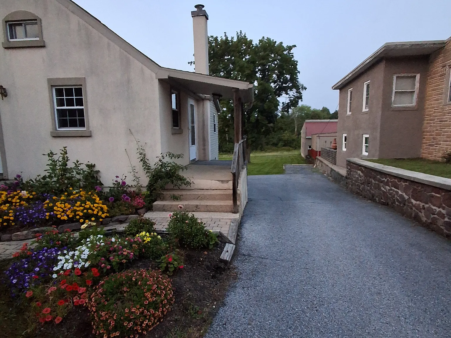 126 E Church St — Photo 2