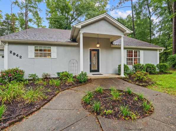 2942 Paradise Lakes Rd, Chipley, FL 32428