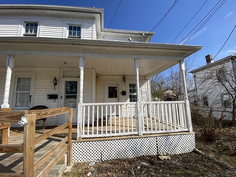 1st image of 511 Willis St APT 1