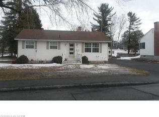 17 Maple St, Presque Isle, ME 04769
