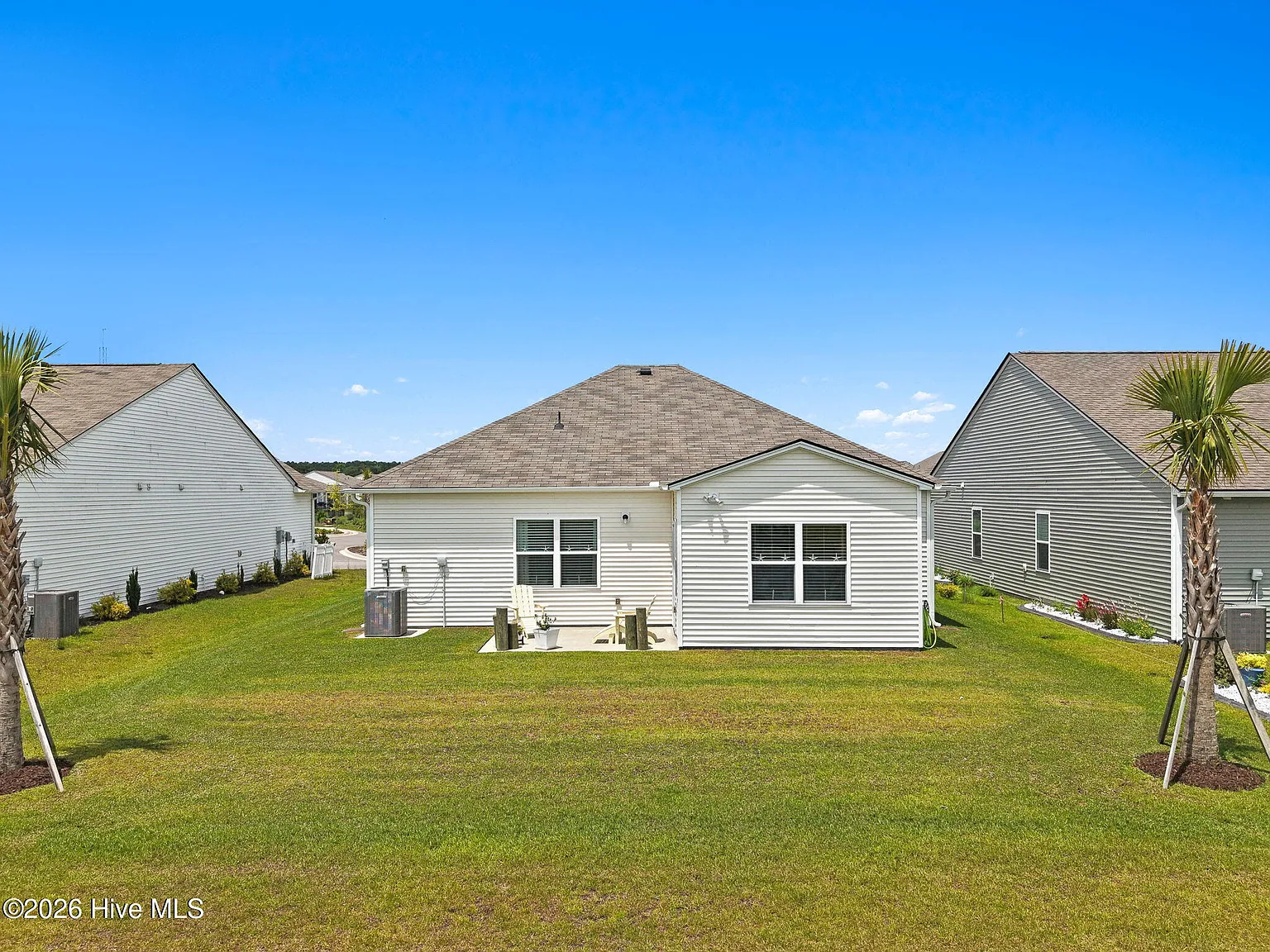 3 bed, 2.0 bath, 1838 sqft, $2,350 — Photo 3