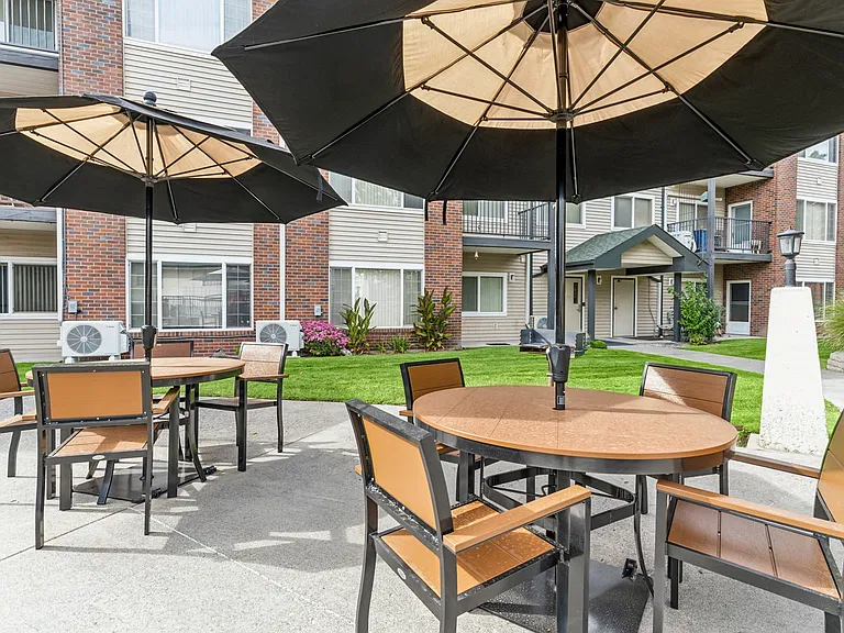 Sycamore Apartments — Photo 36