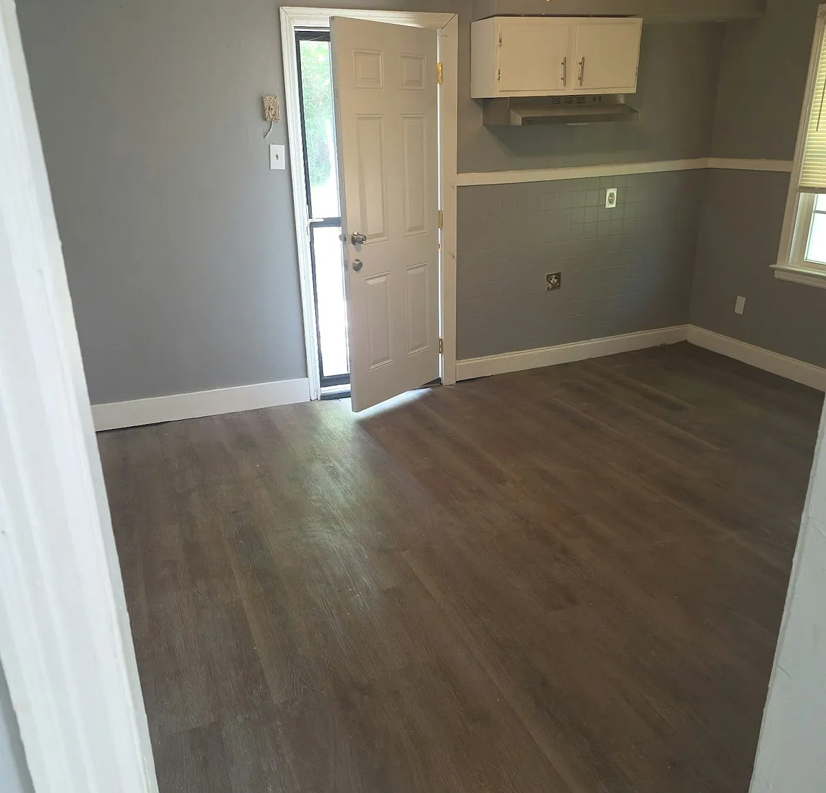 3466 Heckle Avenue — Photo 3