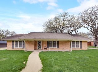 910 Dobbins Rd, Corsicana, TX 75110