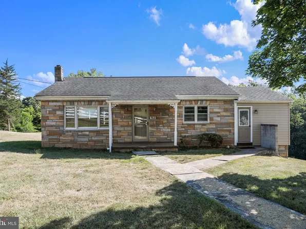 764 Ash St, Strasburg, VA 22657
