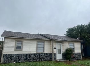122 Hickory St, Levelland, TX 79336