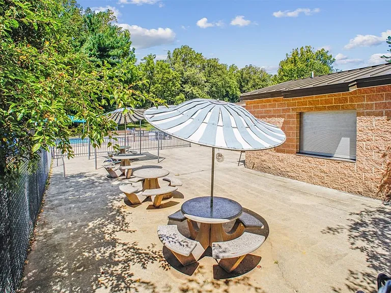 4930 Bradley Blvd — Photo 32