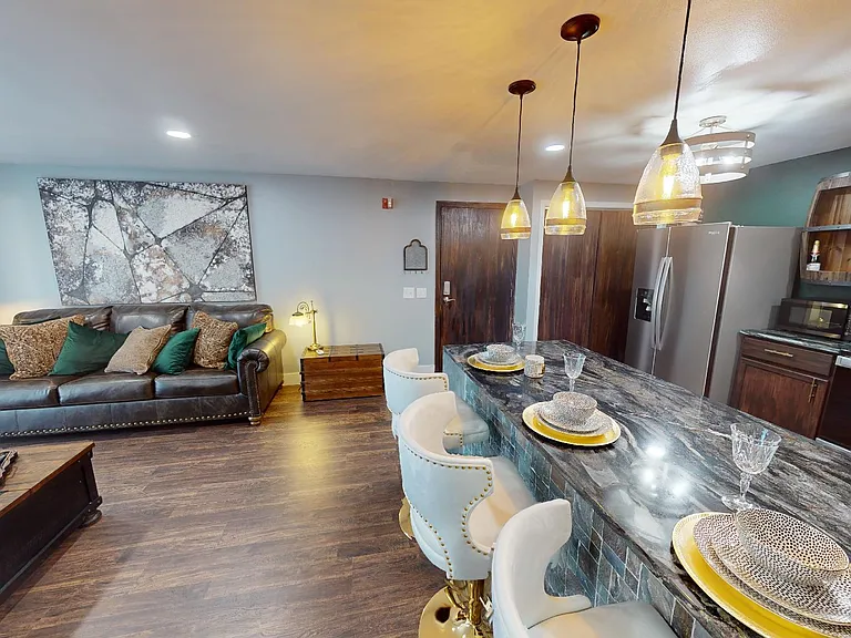 600 N Kensington Dr #4 — Photo 11