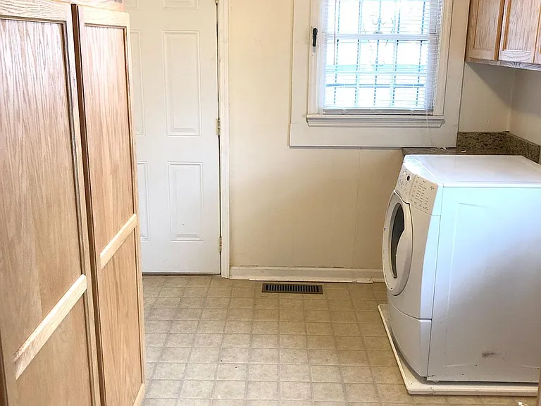 126 S Rocksprings St — Photo 12