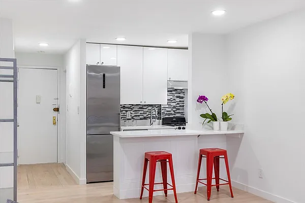 Rented by Edward Seisdedos, LREB | media 18