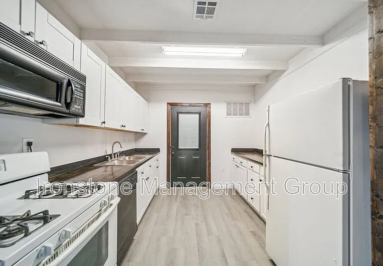 10235 NW 84th Ave #OK — Photo 6